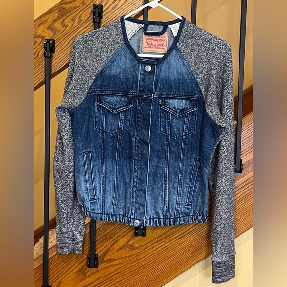 Levi’s Cropped Denim Jacket-sweater Sleeves-snaps/elastic Waist/SZ. Med Women’s - Picture 1 of 16